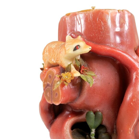 Vintage Tree Stump Candle – Gnome & Raccoon Scene, 1970s Boho Cottagecore Decor - Picture 4 of 8